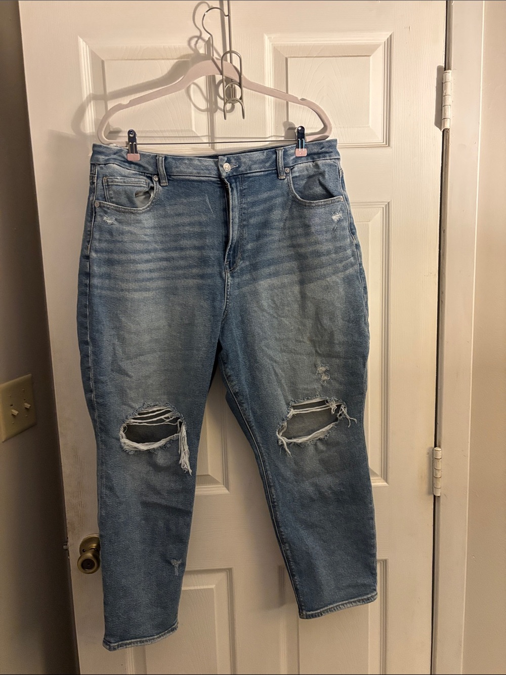 American Eagle Outfitters Light Blue Ripped Boyfriend Jeans